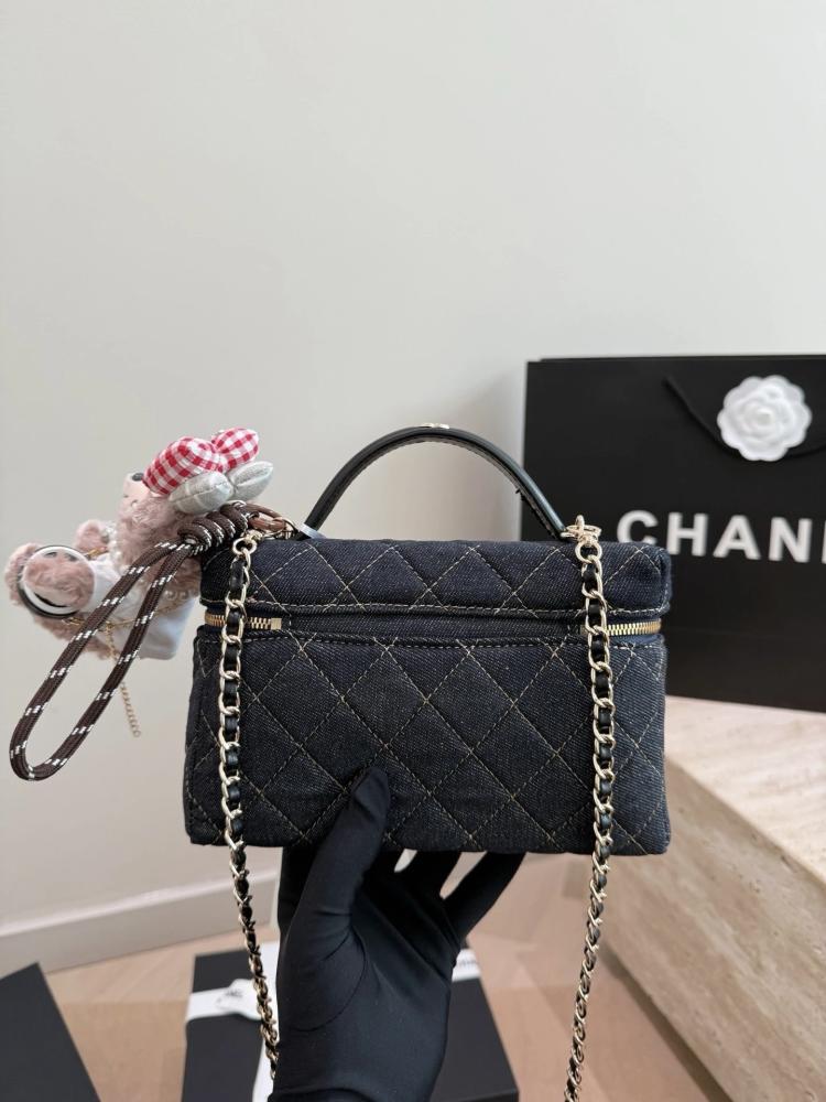حقيبة Chanel Denim Vanity
