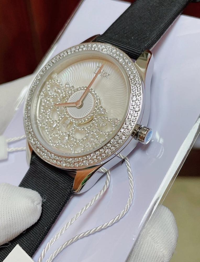 ساعة DIOR Diamond Bezel