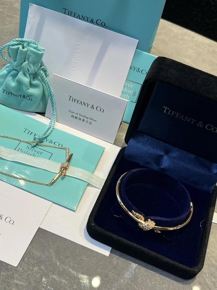 طقم Tiffany & Co. Knot Set
