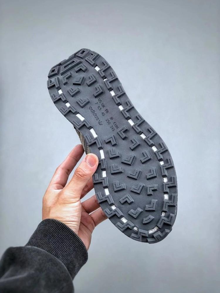 شوز Adidas Retropy E5