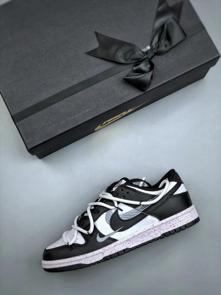 شوز Nike Dunk Low x Off-White