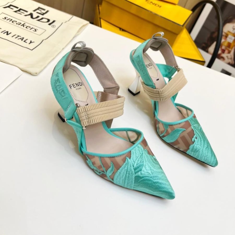 كعب Fendi Colibrì
