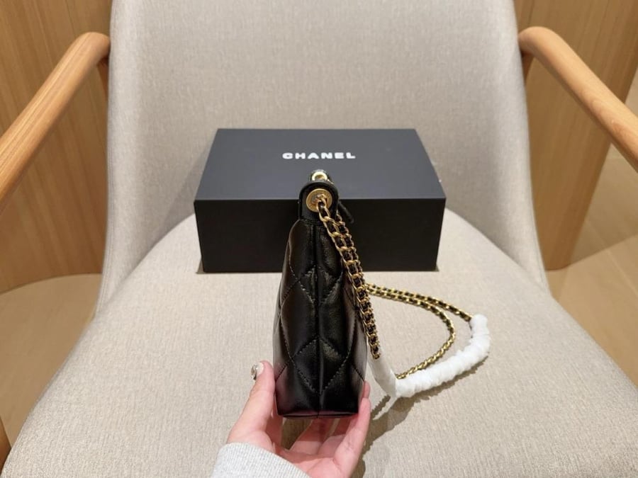 حقيبة Chanel Hobo