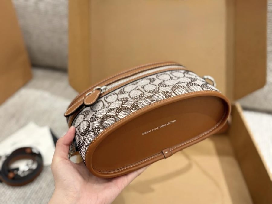 حقيبة Coach Trail Box