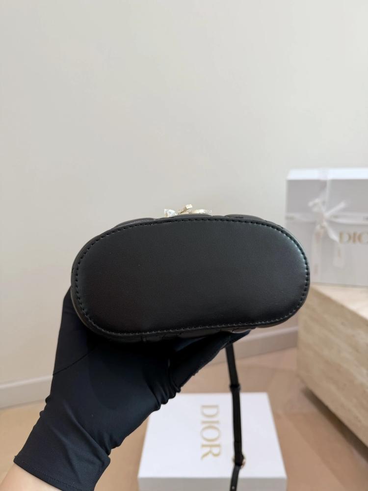 حقيبة Dior Mini Vanity