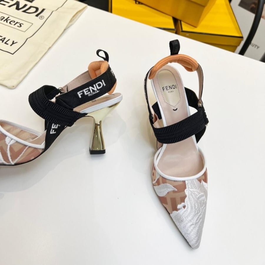 كعب Fendi Colibrì