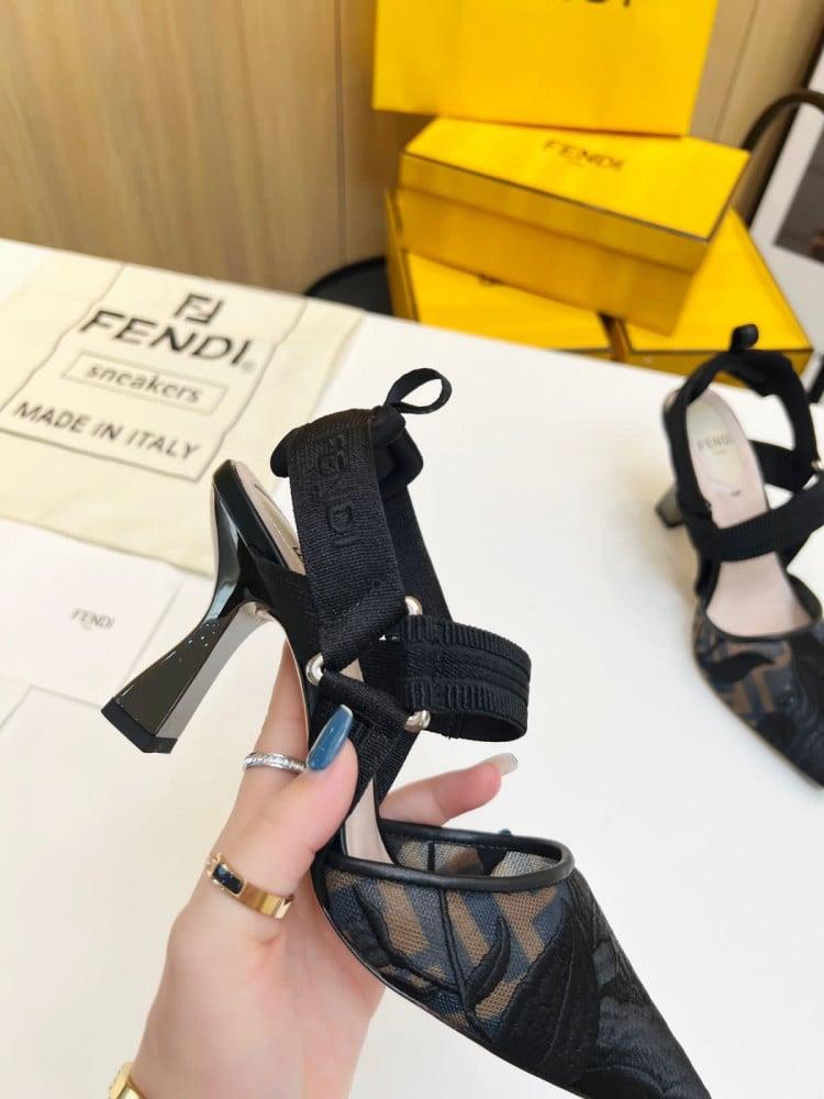 كعب Fendi Colibrì