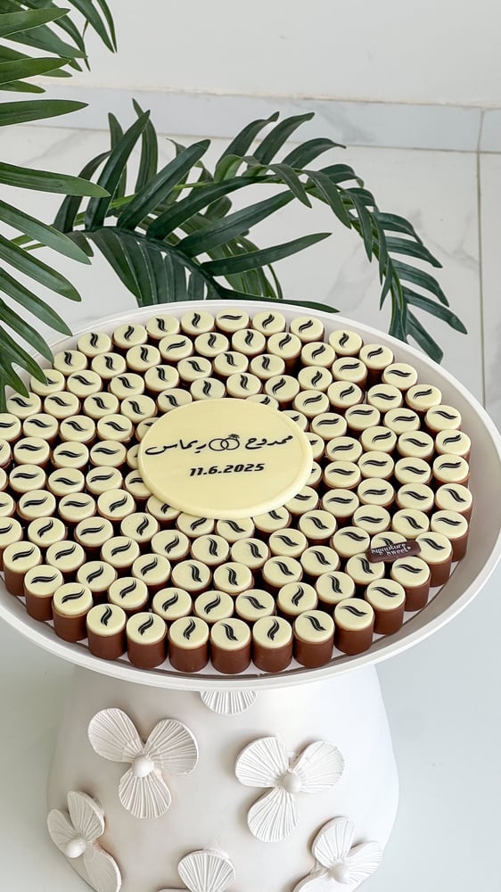 Rose-shaped chocolate tray names
