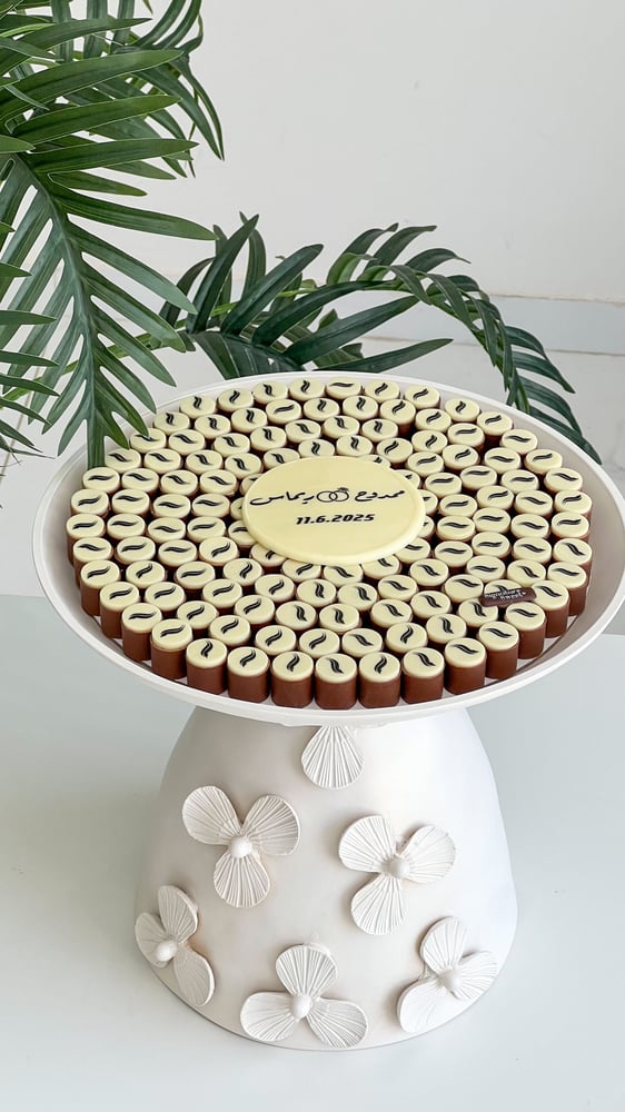 Rose-shaped chocolate tray names