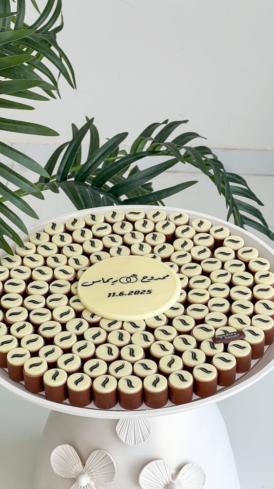 Rose-shaped chocolate tray names