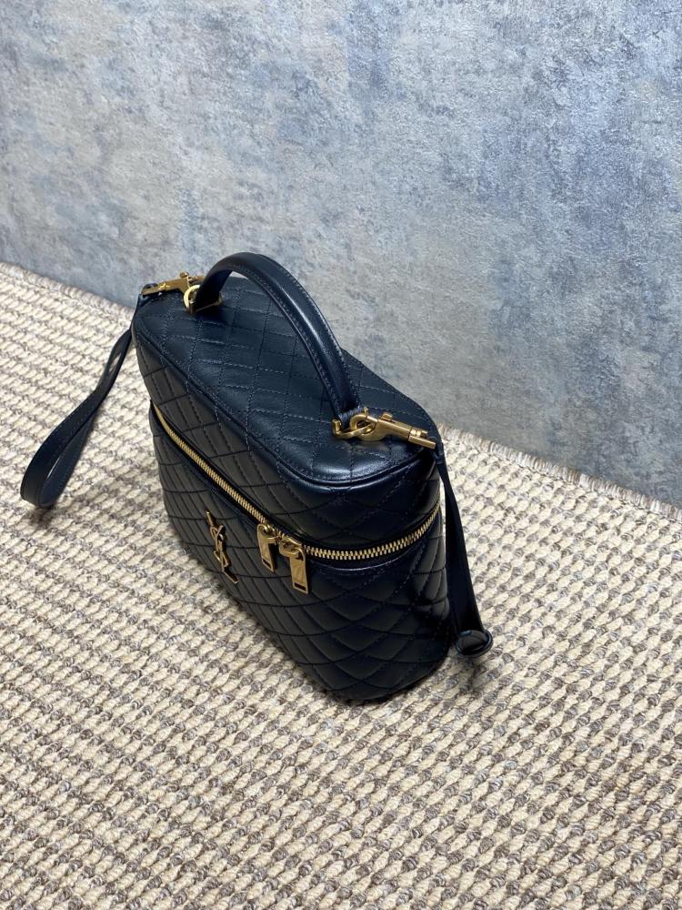 Saint Laurent bag with luxurious design - size Small