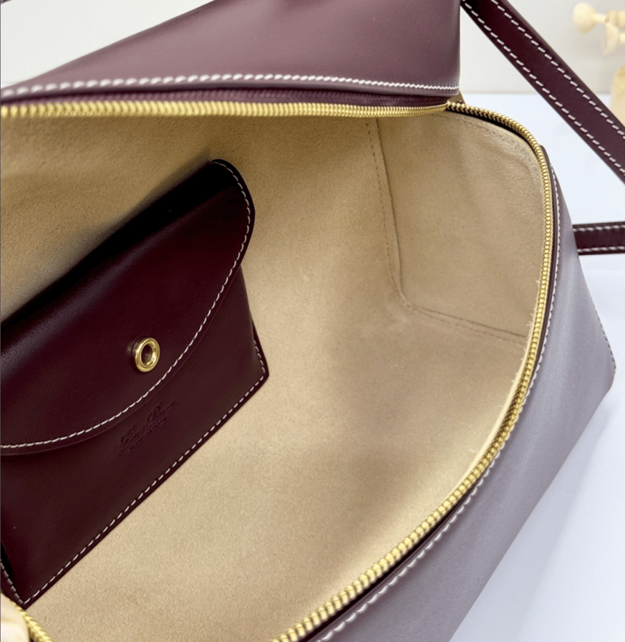 Luxury leather Loro Piana bag – Maroon, size 27