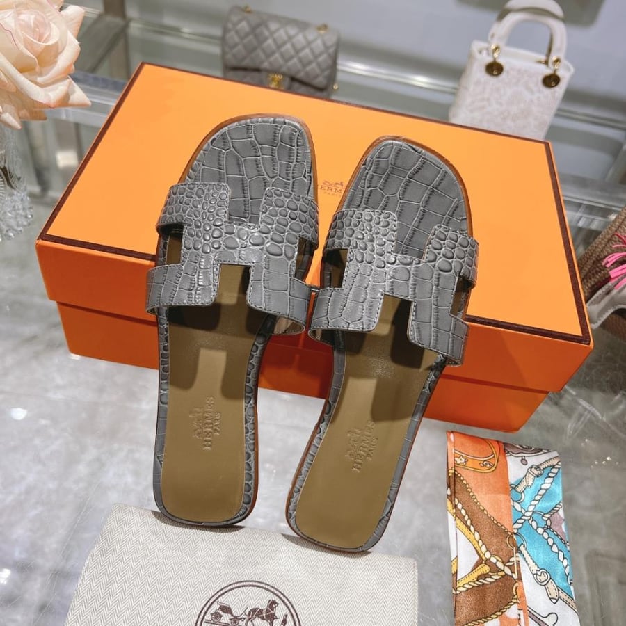 Hermes women's slippers black | luxurious genuine leather