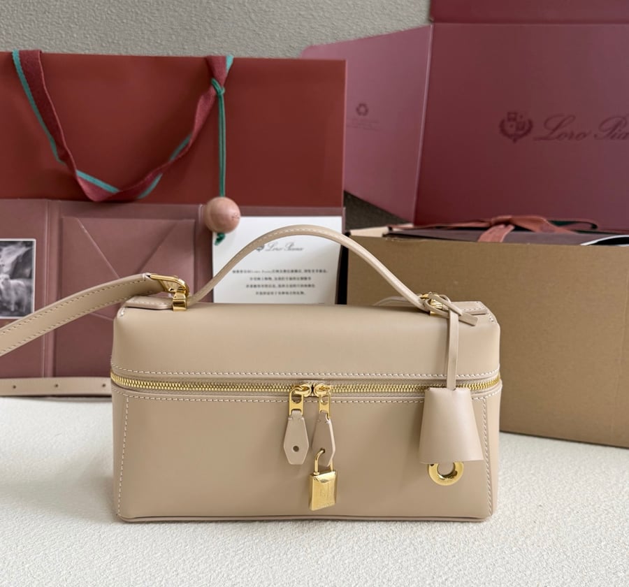 Luxury leather Loro Piana bag - beige