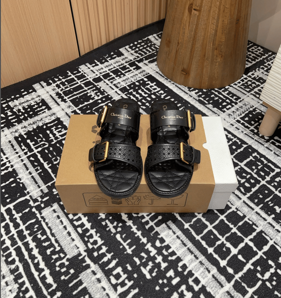 Dior sandal padded with gold details – black
