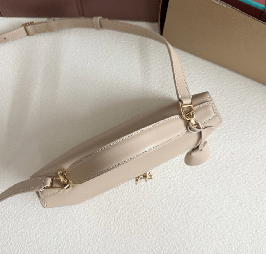 Luxury leather Loro Piana bag - beige