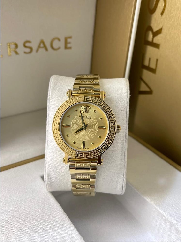 ساعه نسائية فرزاتشي versace