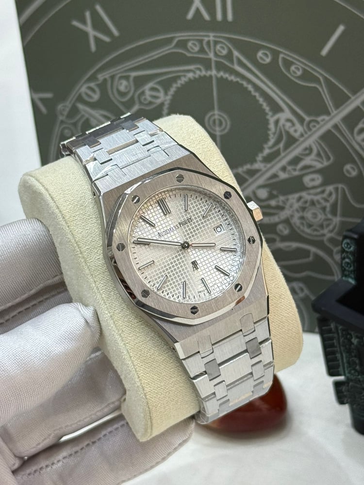 ساعه اوديمار بيغيه Royal Oak