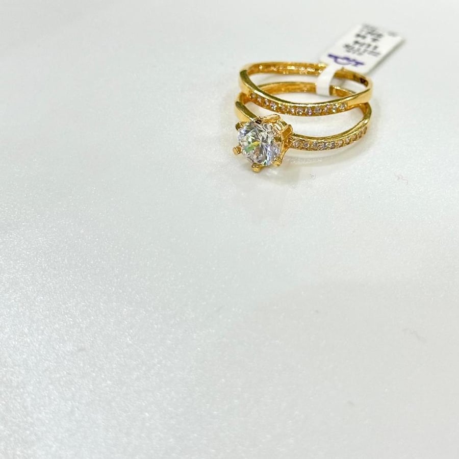 Tunz gold ring, 21 karat, weight 3.14 grams
