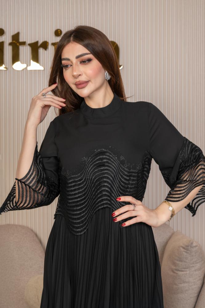 فستان ظلال الأسود بتفاصيل مفرغة مقاسات S–XXL