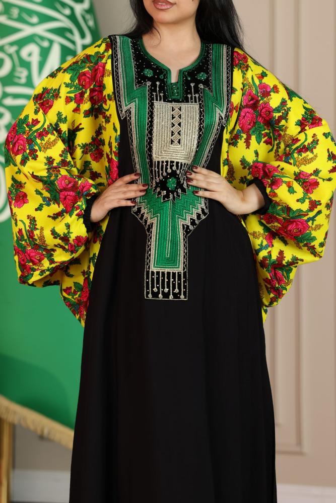 جلابية كريب فراشة بتطريز عسيري وأكمام شالكي