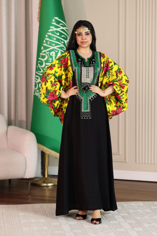 جلابية كريب فراشة بتطريز عسيري وأكمام شالكي