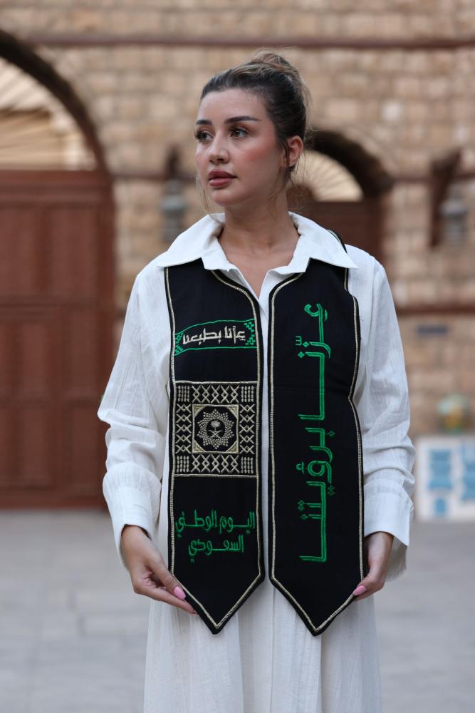 وشاح بخامة الكتان - بتطريز كمبيوتر