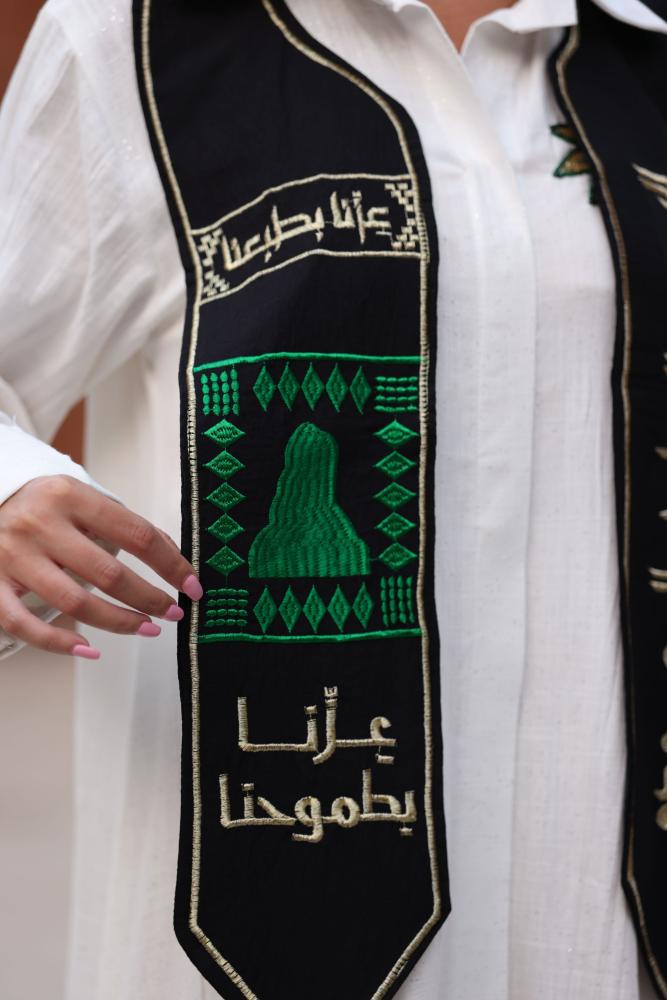 وشاح بخامة الكتان - بتطريز كمبيوتر