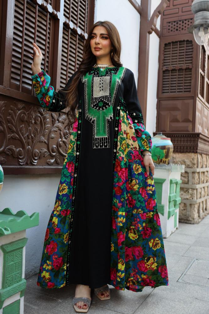 جلابية بتطريز عسيري