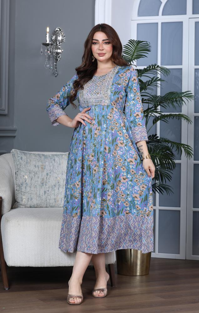 Cotton thobe with embroidery on the chest