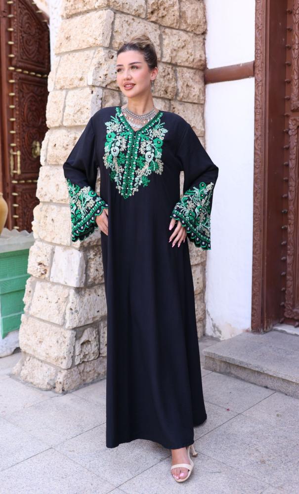 جلابية كريب بتطريز شك و كمبيوتر في الاكمام والصدر