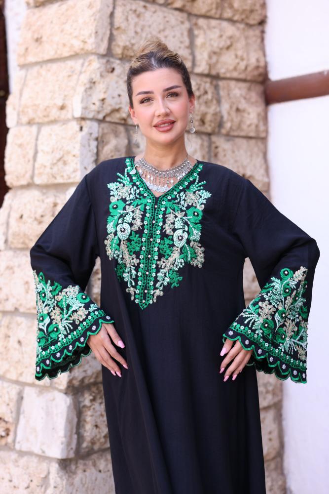 جلابية كريب بتطريز شك و كمبيوتر في الاكمام والصدر