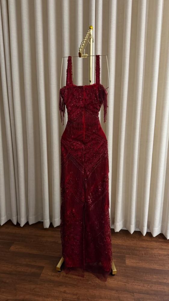 Evening dress with zipper front embroidery