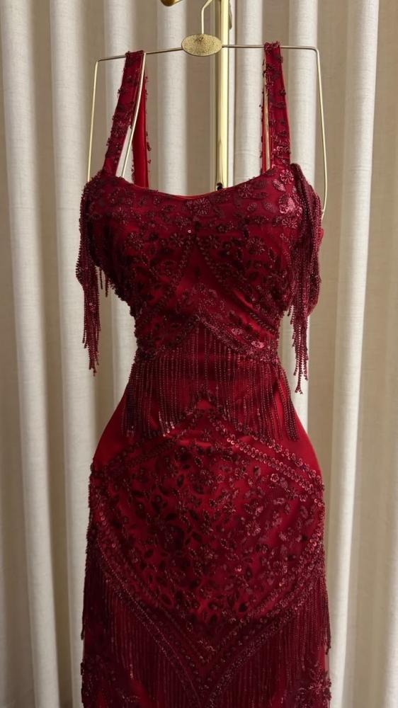 Evening dress with zipper front embroidery