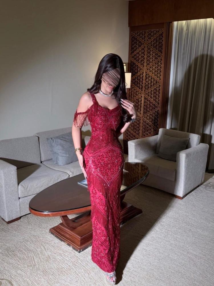 Evening dress with zipper front embroidery