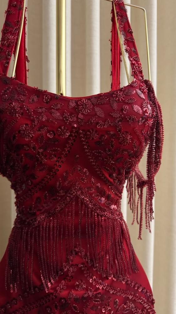 Evening dress with zipper front embroidery