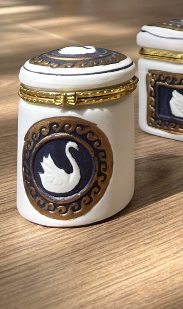 Vintage Antiques Swan Pattern | small size