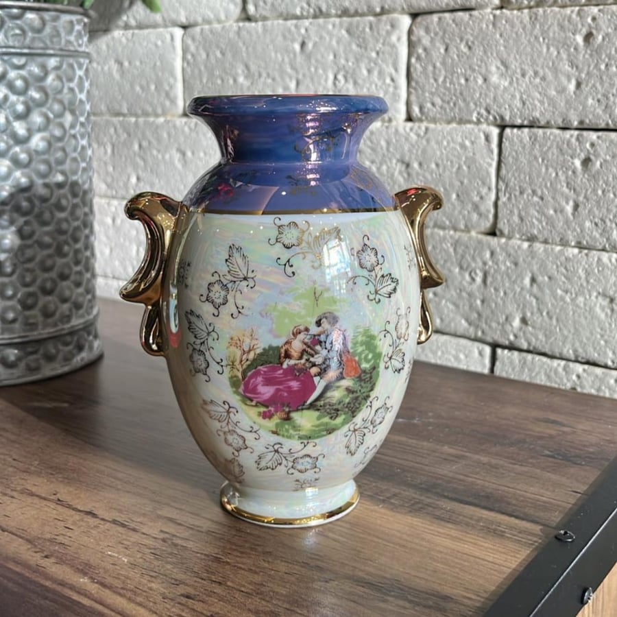 A rare Japanese-made fine porcelain vase from the 1980s, in the Romeo and Juliet style.