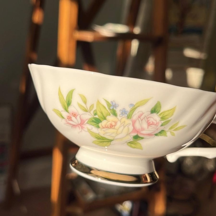 Vintage mug made of bone china - from the renowned Japanese brand Yamaka