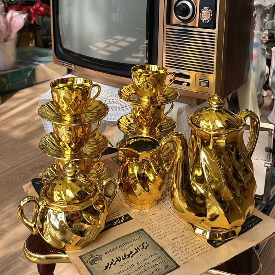 طقم شاي سيراميك ذهبي عتيق
