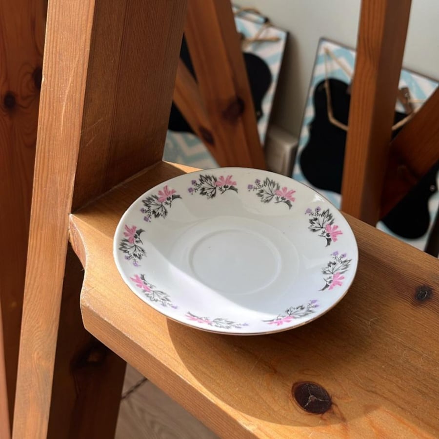Vintage Chinese plate