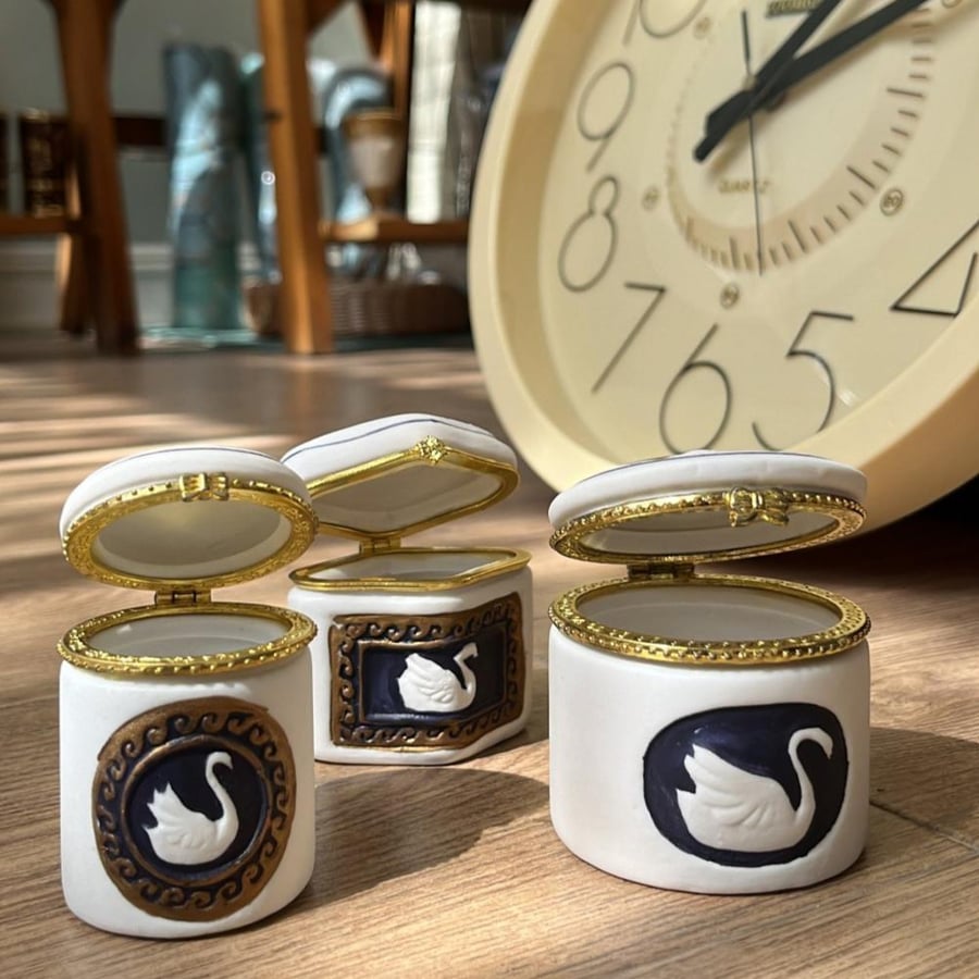 Vintage Antiques Swan Pattern | small size