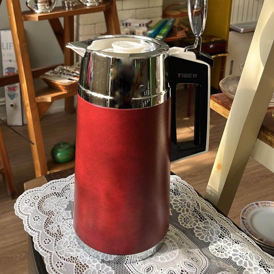 Vintage Japanese thermos, a rare find from the Tiger brand | 1970s edition