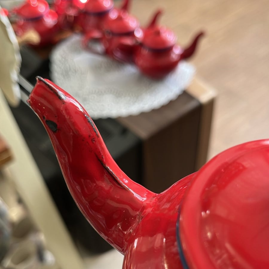metal teapots ابريق غضار اصدار قديم - حجم صغير