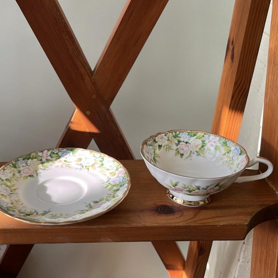 Vintage mug made of bone china - from the renowned Japanese brand Yamaka