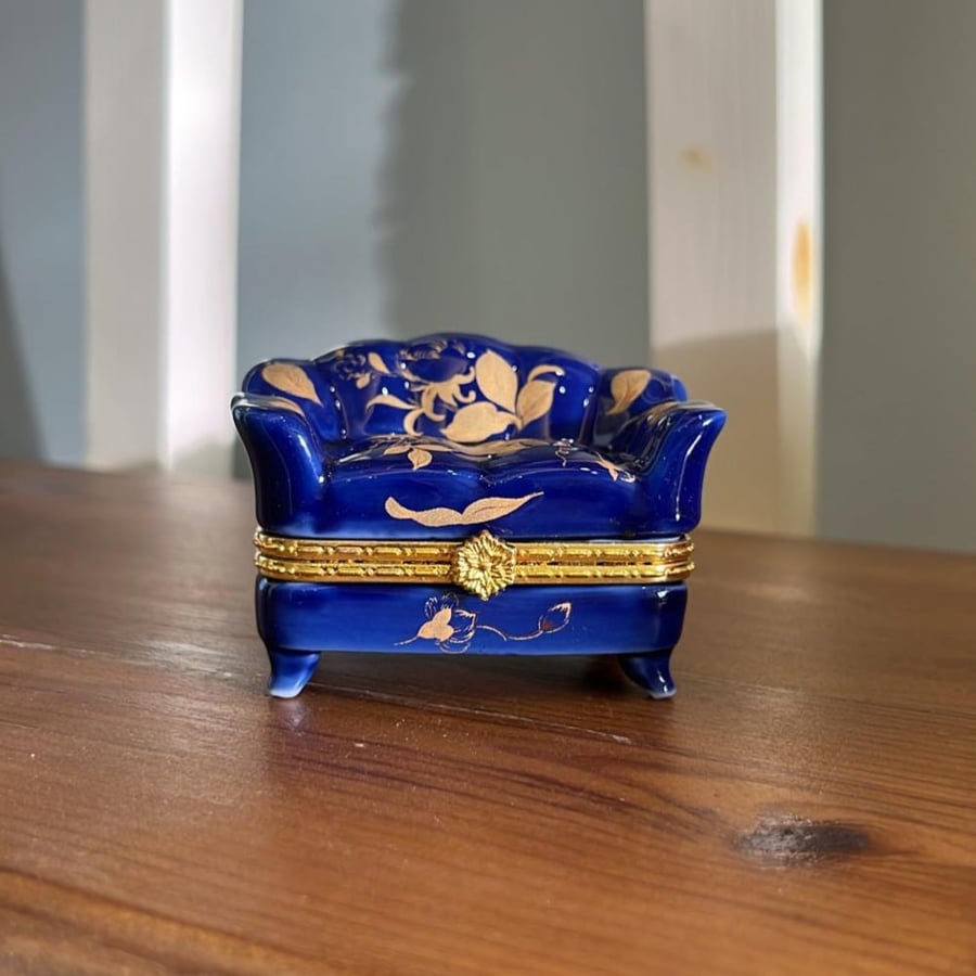 vintage ceramic box