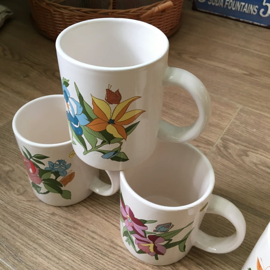 “mug” with various flower designs | Stored old version