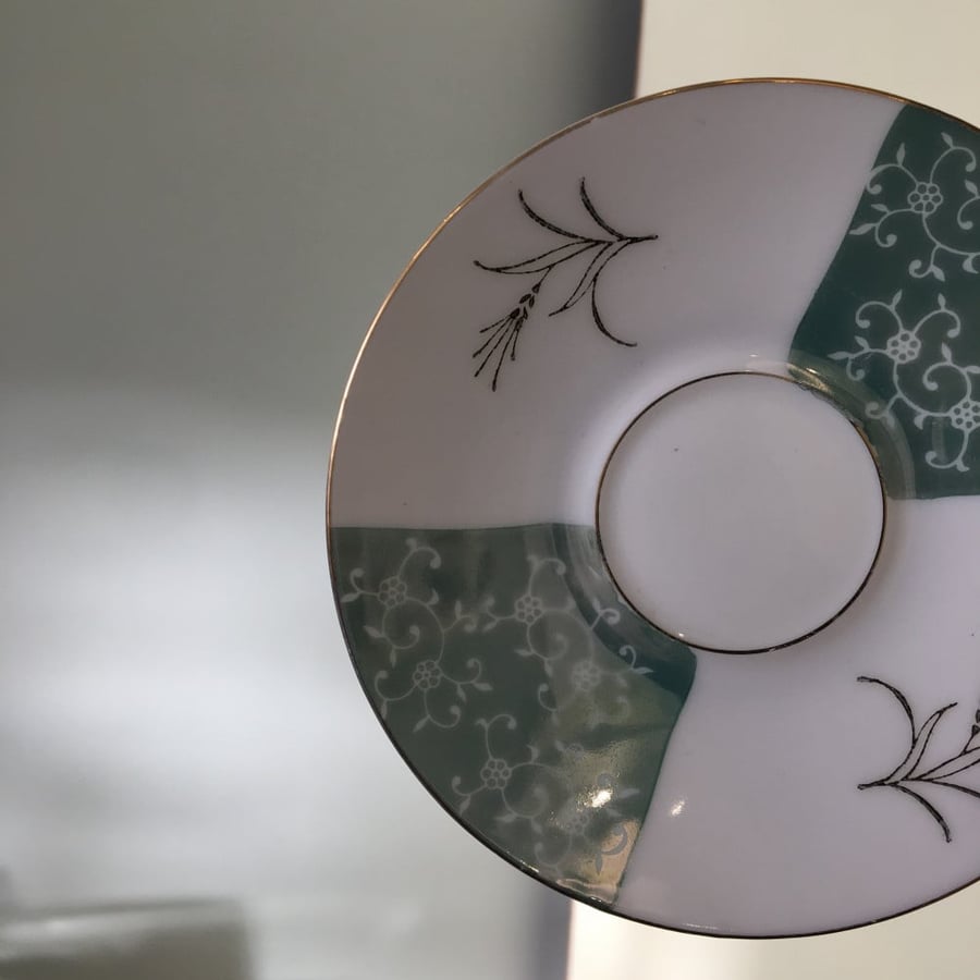 Half a dozen vintage dishes