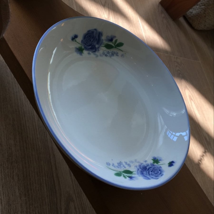 Vintage plate supplier