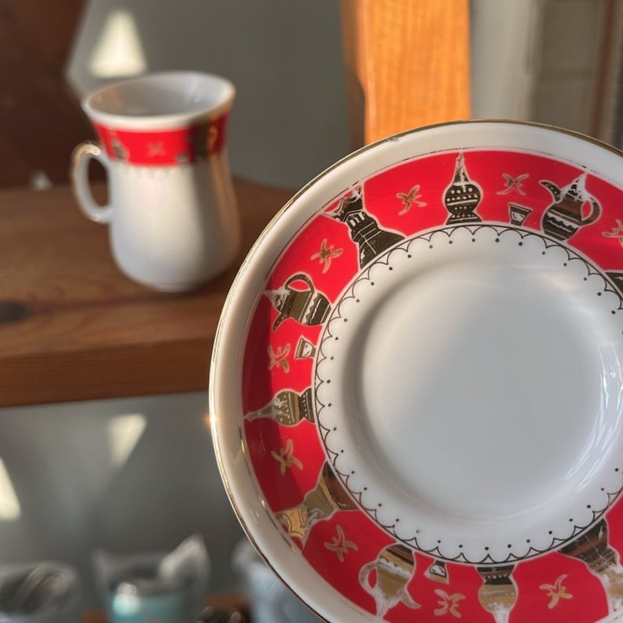 نص درزن بيالات يابانية فنتج من الثمانينات